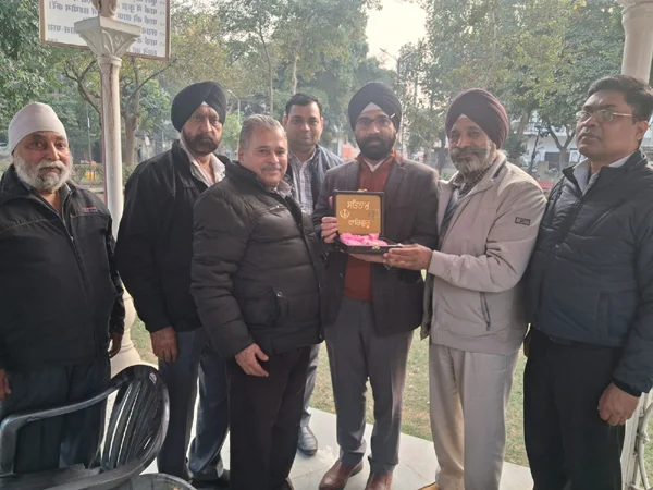 Honoured by Respected Members of Guru Singh Sabha Gurudwara Sahib NIT 5 Faridabad