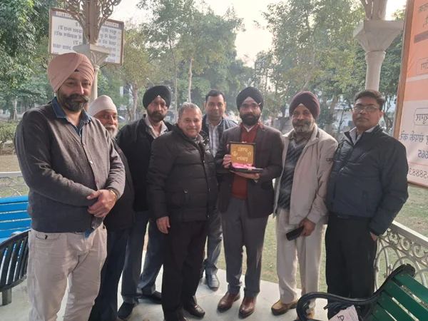 Honoured by Respected Members of Guru Singh Sabha Gurudwara Sahib NIT 5 Faridabad